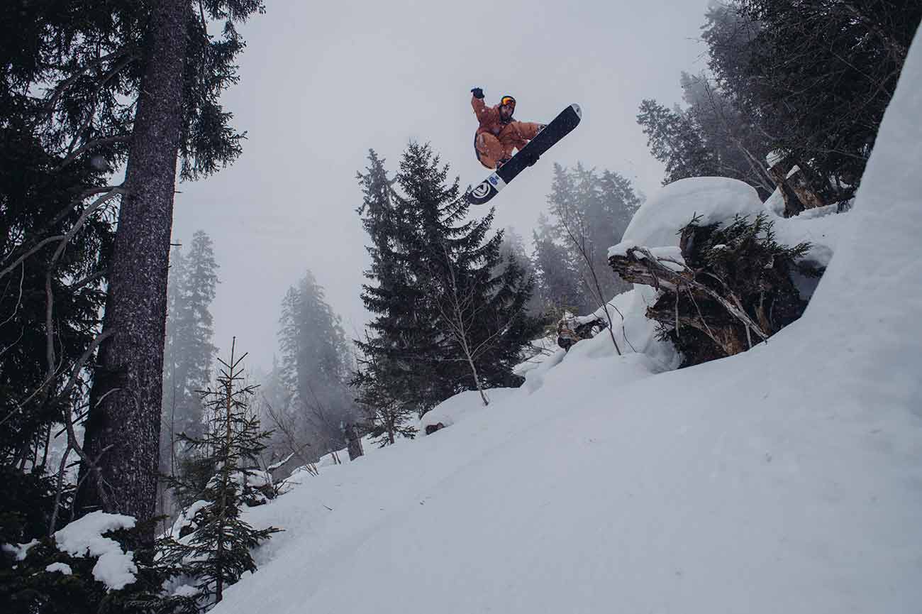 riding park and jibbing snowboards